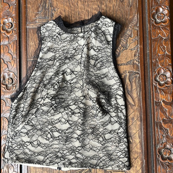 Lace top - Picture 1 of 6